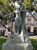 Queiroz-la-verda-Statue_Lisbon