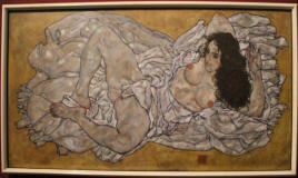 Egon-Schielle-reclining-woman-1917-leopold-museum-viena-anarkasis