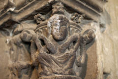 Carved-capital-in-the-cloister-12th-century-Saint-Trophime-Arles