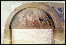 Simone_Martini-Tympanum_depicting_the_Virgin_of_Humility_with_the_Christ_Child_surrounded-Ca-1341-Avinon-Notre-Dame-des-Doms-Palacio