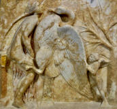 leda-cisne-empujado-por-cnosos-amor-Museo-Arqueologico-de-Heraclion-Creta-Grecia-IaII-dc